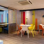 Ibis Budget Les Moulineaux Paris Ouest Hotel 2*
