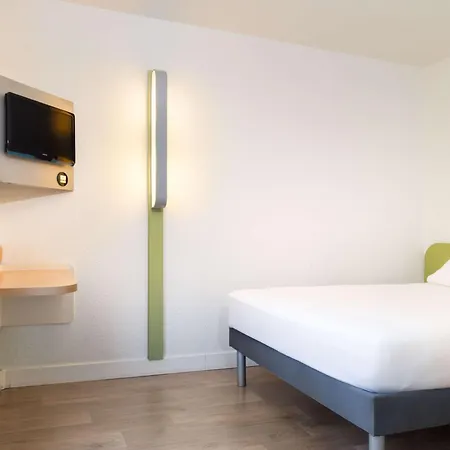 Ibis Budget Les Moulineaux Paris Ouest Hotel