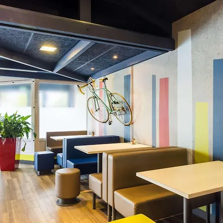 Ibis Budget Les Moulineaux Paris Ouest Hotel
