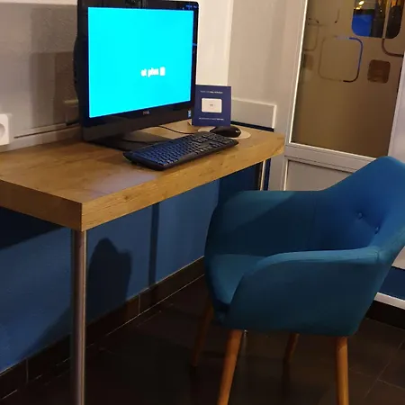 Ibis Budget Les Moulineaux Paris Ouest Hotel