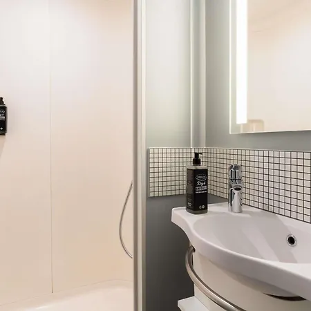 Ibis Budget Les Moulineaux Paris Ouest Hotel