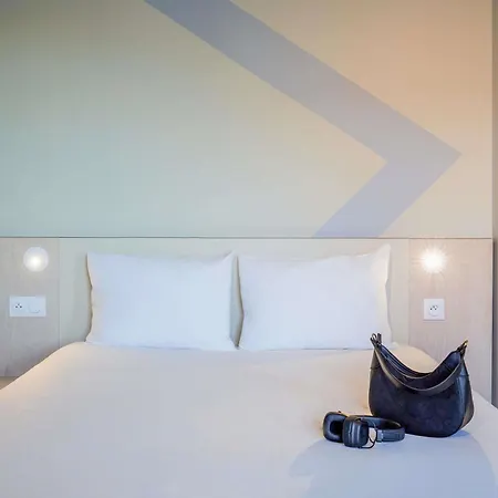Ibis Budget Les Moulineaux Paris Ouest Hotel