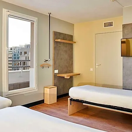 Hotel Ibis Budget Les Moulineaux Paris Ouest 2*